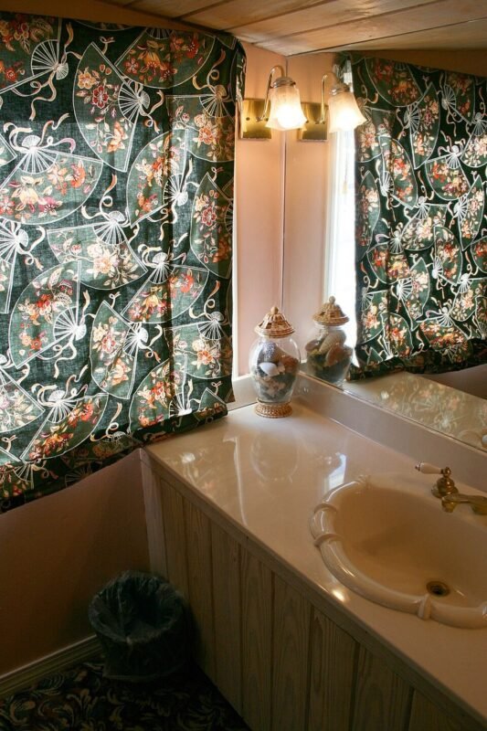 Bathroom sink and counter, dollar store bathroom tray upgrade idea